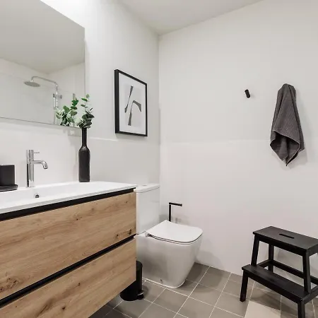 Andy - 2 Bedrooms And Office And Balcony In Eixample Dreta * Barcelone